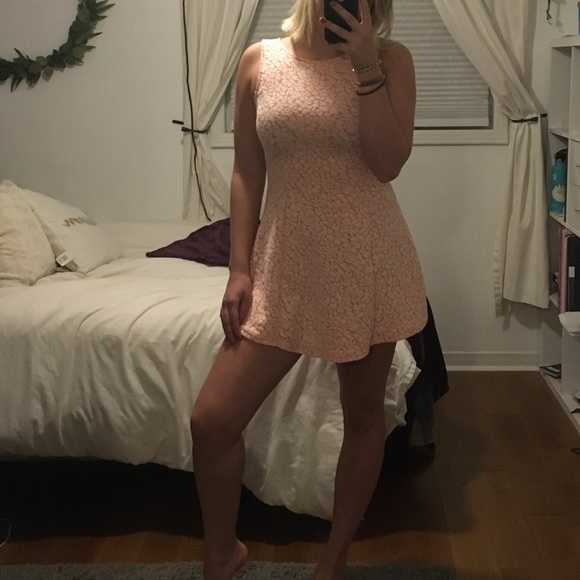 Cute pink dress - Picture 3 of 3